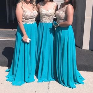 Sleeveless turquoise prom dress